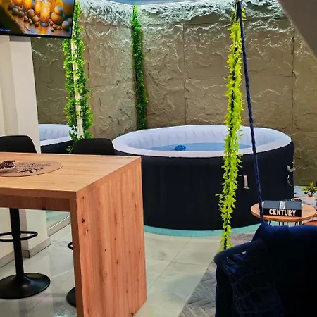 - Jacuzzi - Tvrdava Ii